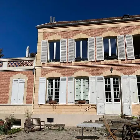 Tres Calme A Cote Du Chateau Apartment