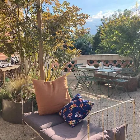 Tres Calme A Cote Du Chateau Apartment *